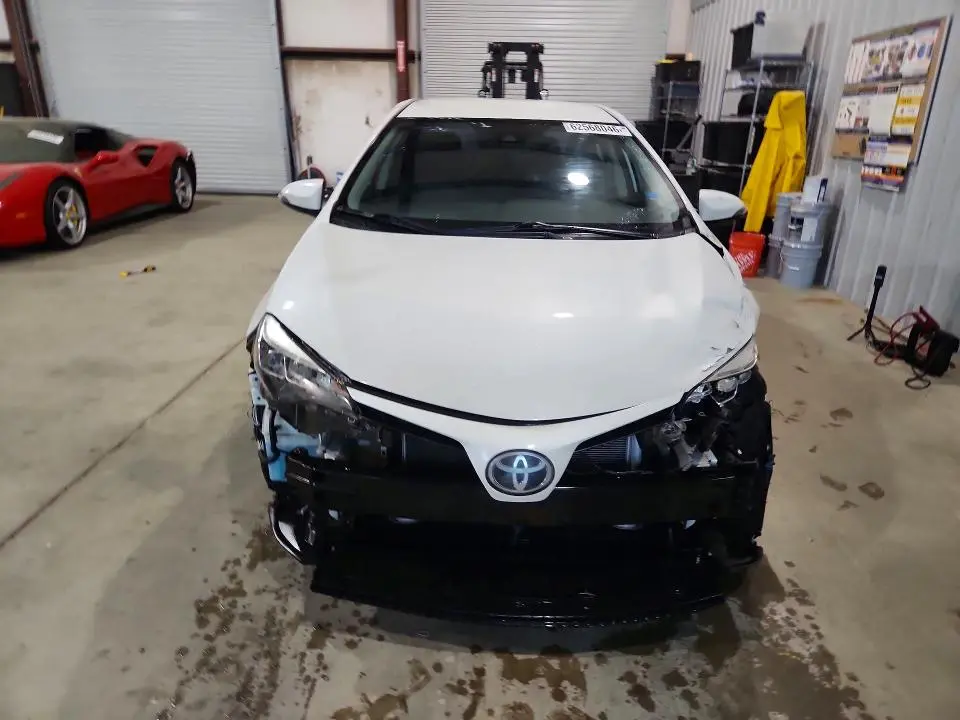 2019 TOYOTA COROLLA SE  