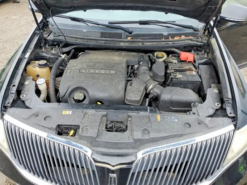 2014 LINCOLN MKT   