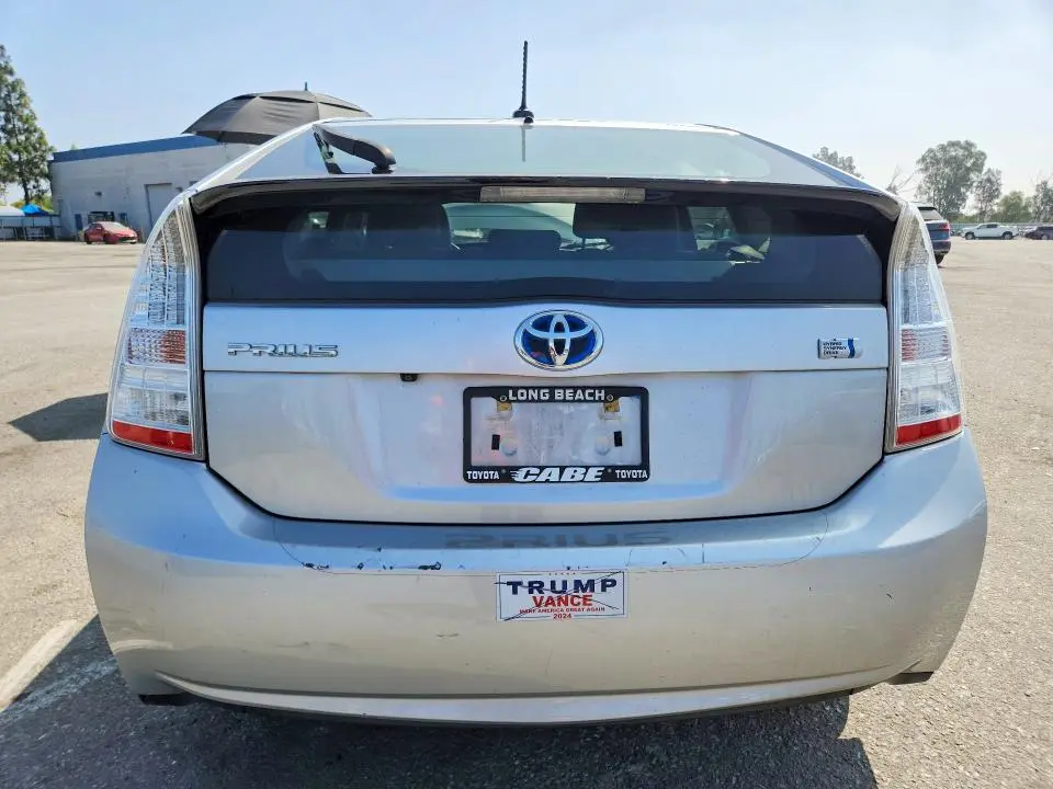 2011 TOYOTA PRIUS THREE  