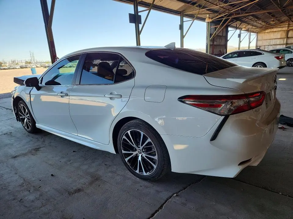 2020 TOYOTA CAMRY SE  