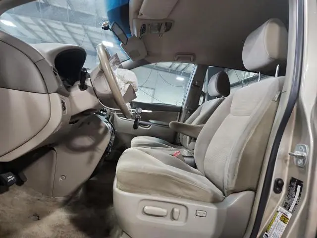 2010 TOYOTA SIENNA CE  