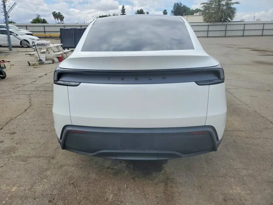 2026 TESLA MODEL Y   