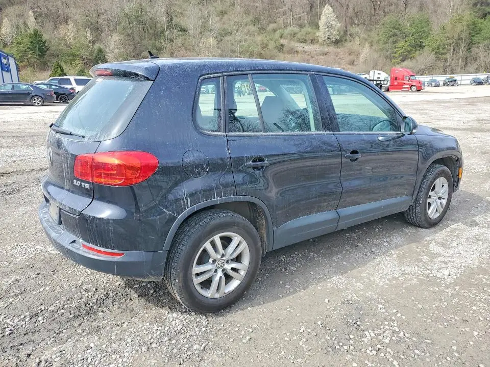 2013 VOLKSWAGEN TIGUAN S  