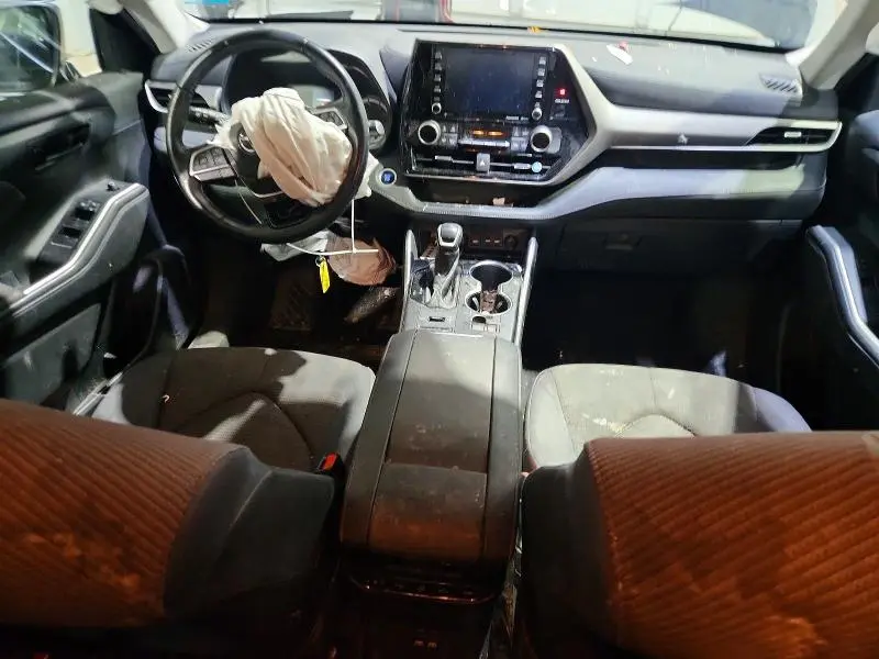 2021 TOYOTA HIGHLANDER LE  