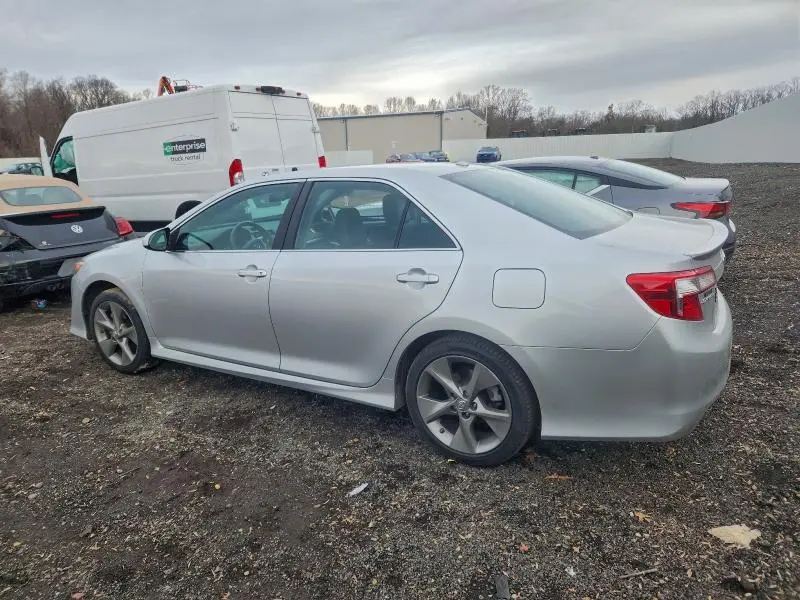 2012 TOYOTA CAMRY SE  