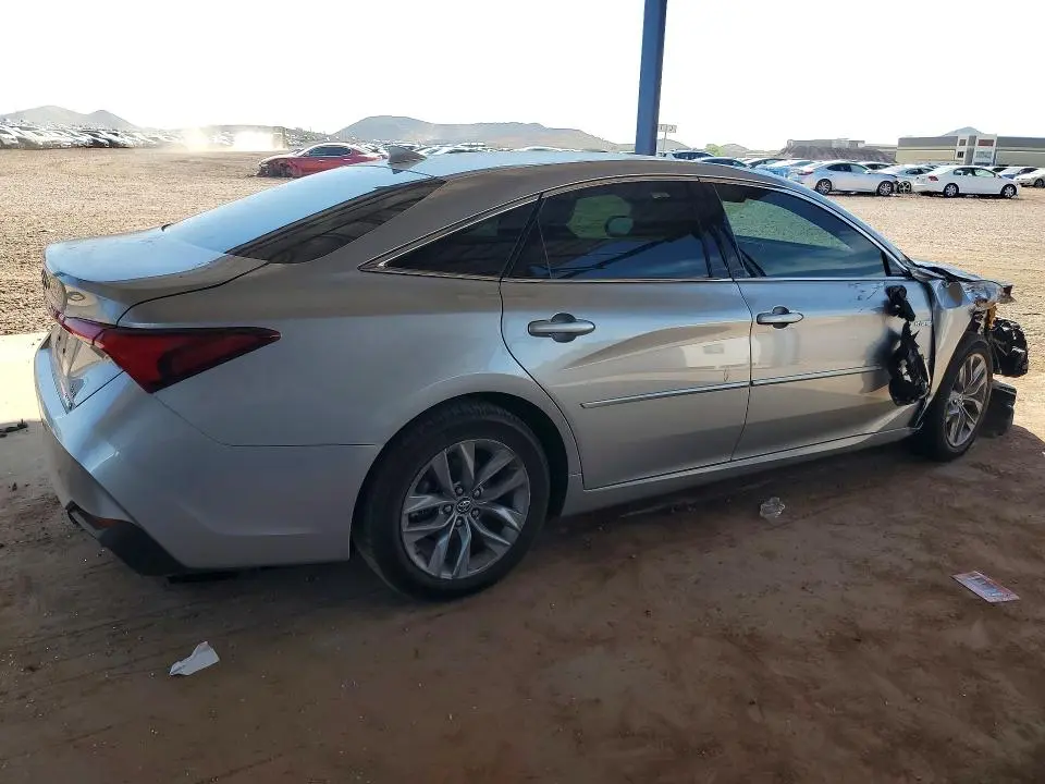 2019 TOYOTA AVALON   