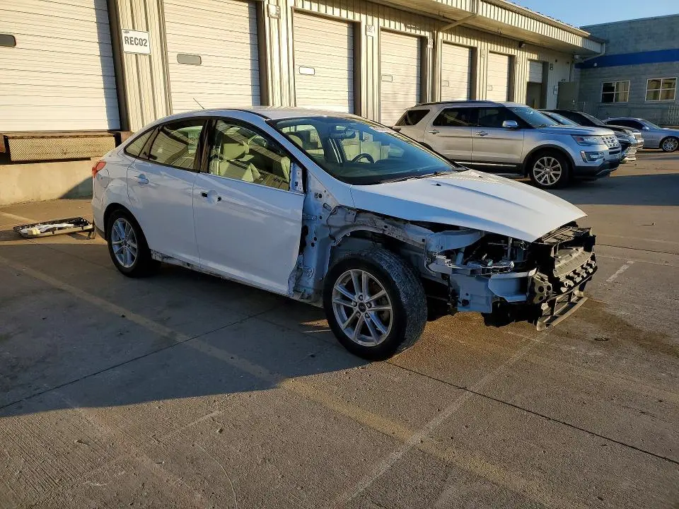 2015 FORD FOCUS SE  