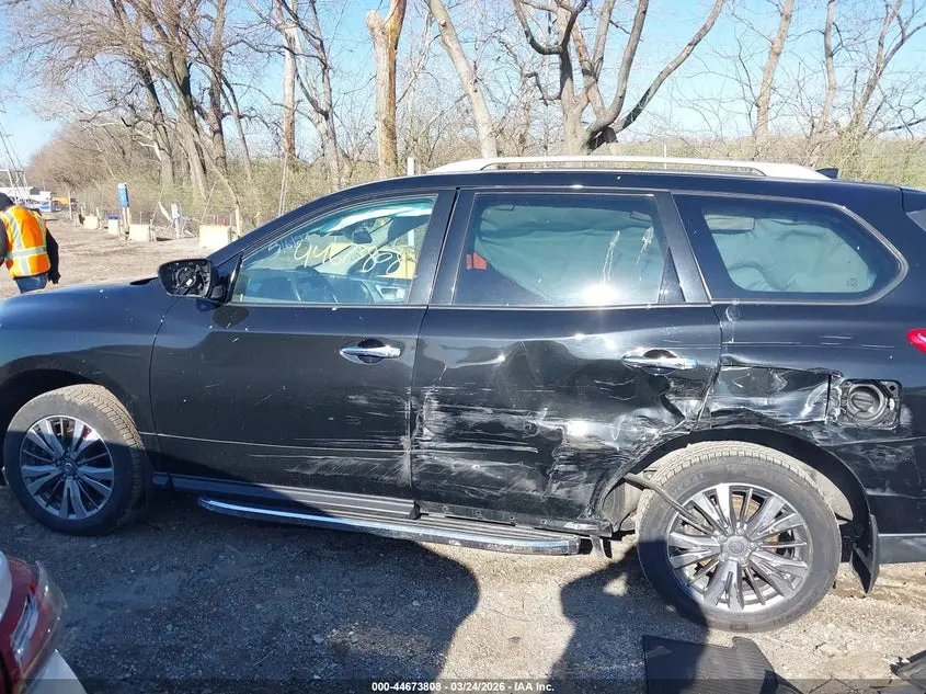 2019 NISSAN PATHFINDER SV