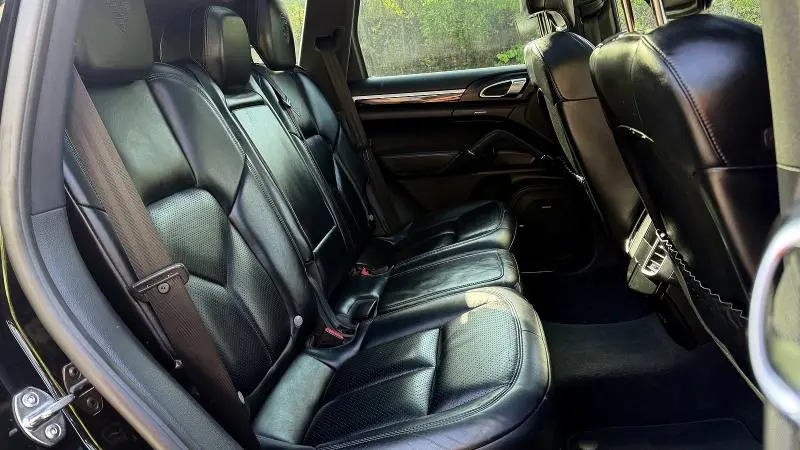 2017 PORSCHE CAYENNE   