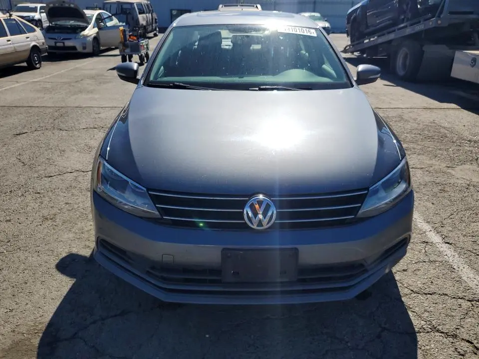 2016 VOLKSWAGEN JETTA SE  