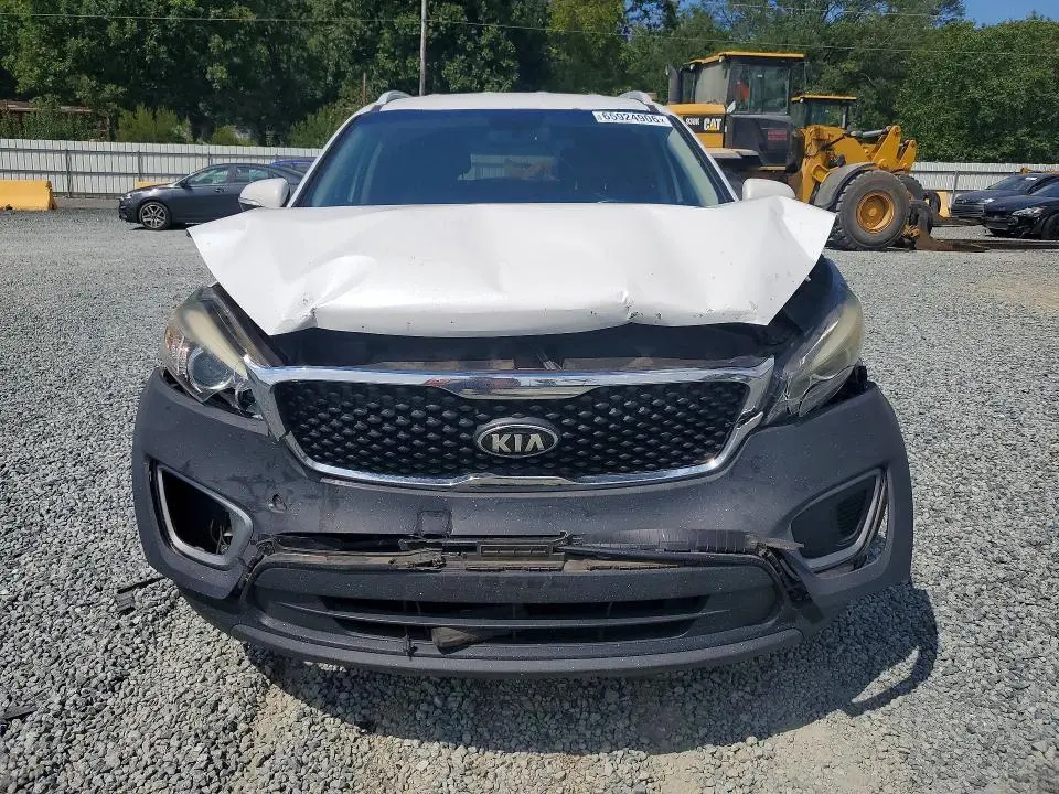 2017 KIA SORENTO LX  