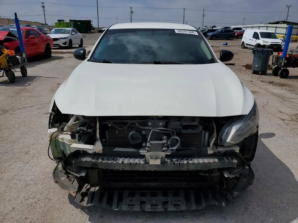 2019 NISSAN ALTIMA SR  
