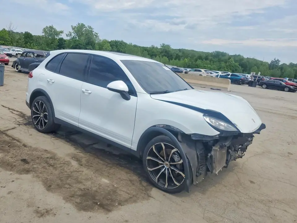 2016 PORSCHE CAYENNE S  