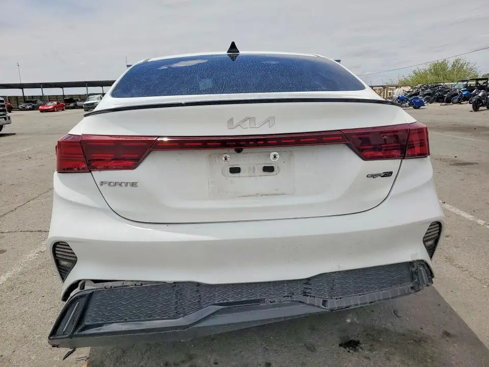 2023 KIA FORTE GT LINE  