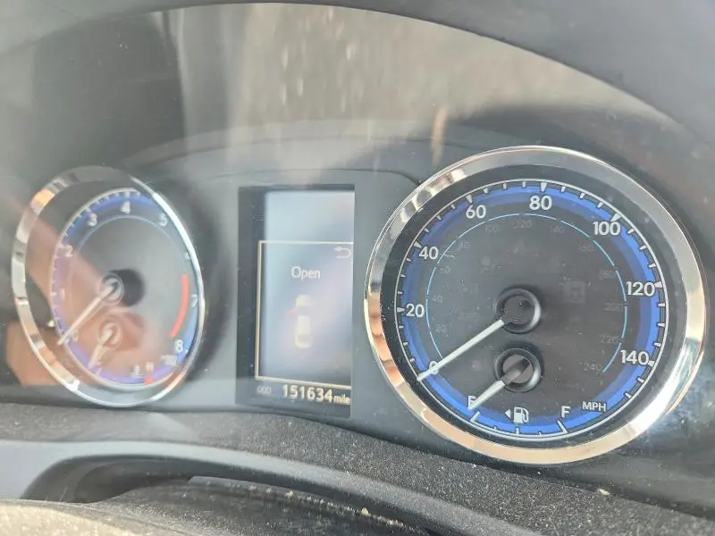 2017 TOYOTA COROLLA SE  
