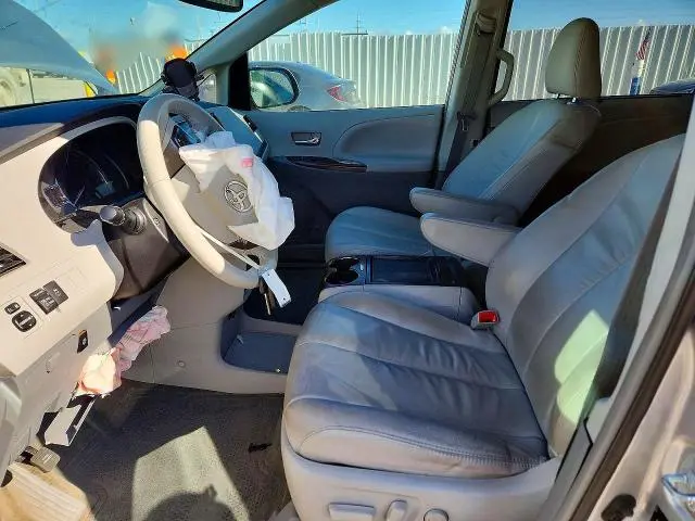 2011 TOYOTA SIENNA XLE 8-PASSENGER  