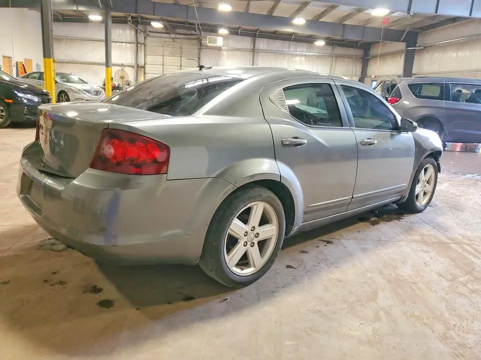 2013 DODGE AVENGER SE  