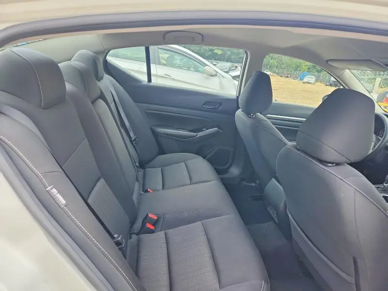 2023 NISSAN ALTIMA SV  