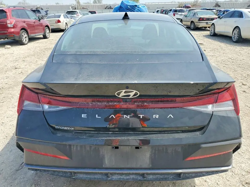 2024 HYUNDAI ELANTRA SE  