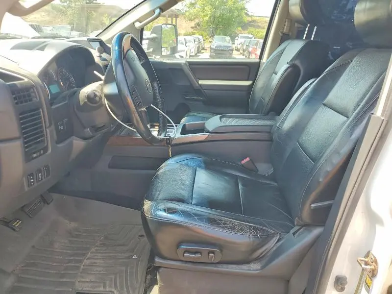 2012 NISSAN TITAN SV  