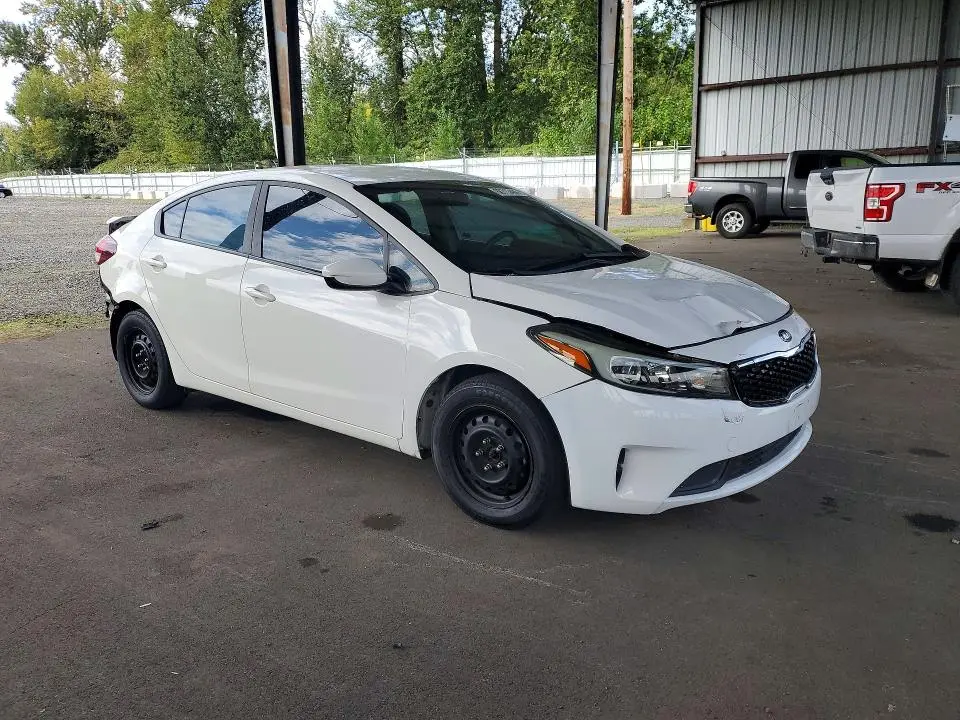2017 KIA FORTE LX  