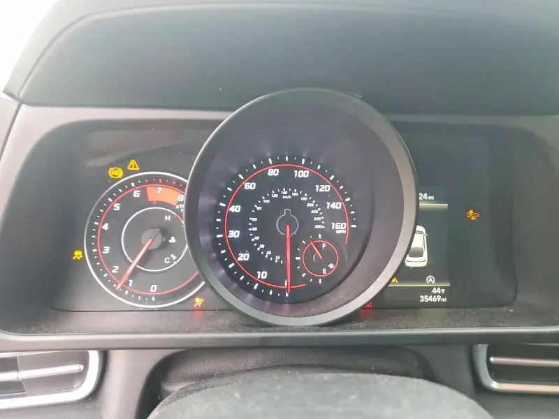 2023 HYUNDAI ELANTRA SE  