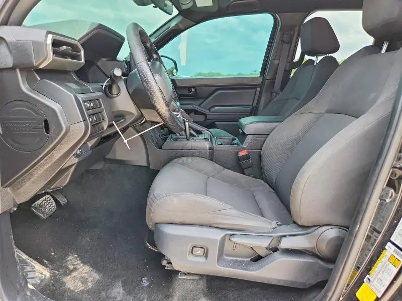 2025 TOYOTA TACOMA SR  