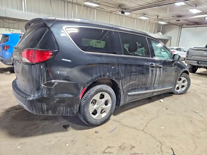2017 CHRYSLER PACIFICA TOURING L PLUS  