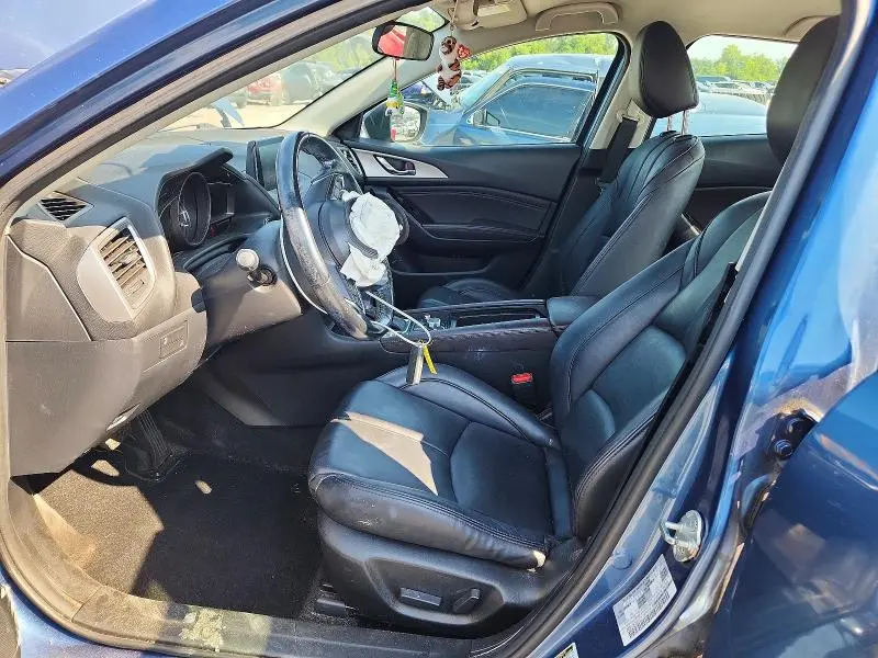 2018 MAZDA 3 TOURING  