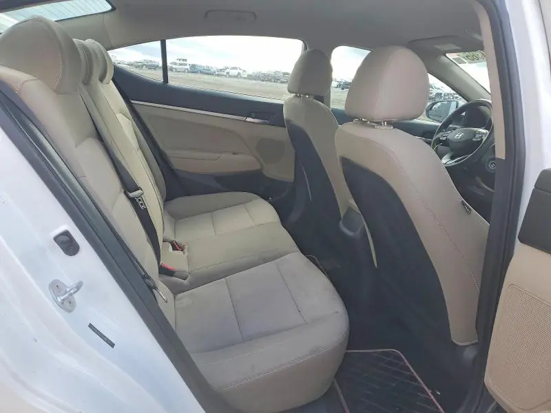 2019 HYUNDAI ELANTRA SE  