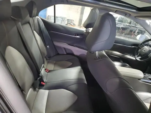 2020 TOYOTA CAMRY XLE  