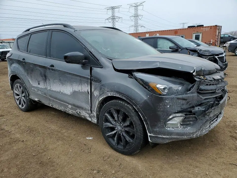 2018 FORD ESCAPE SE  