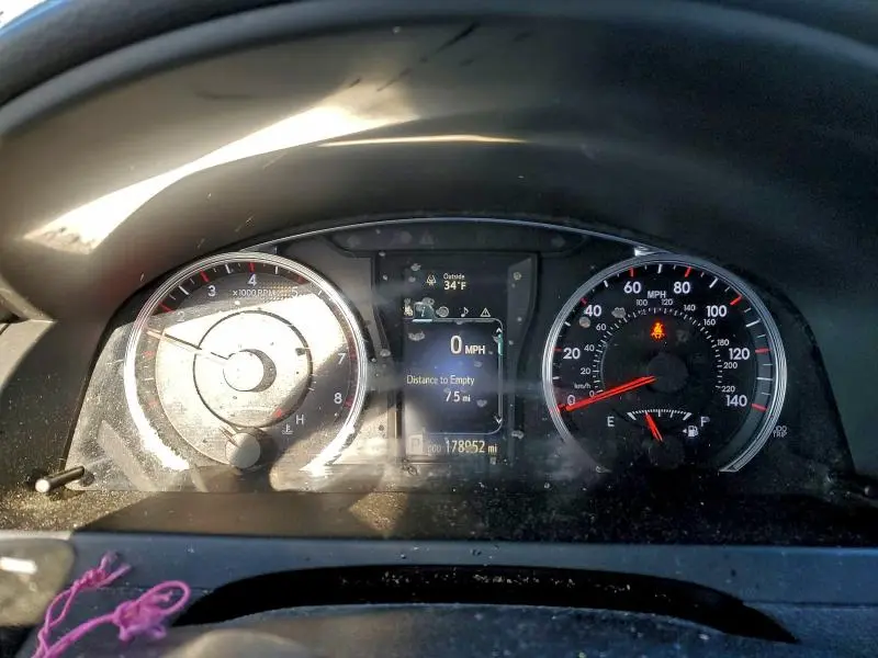 2016 TOYOTA CAMRY LE  