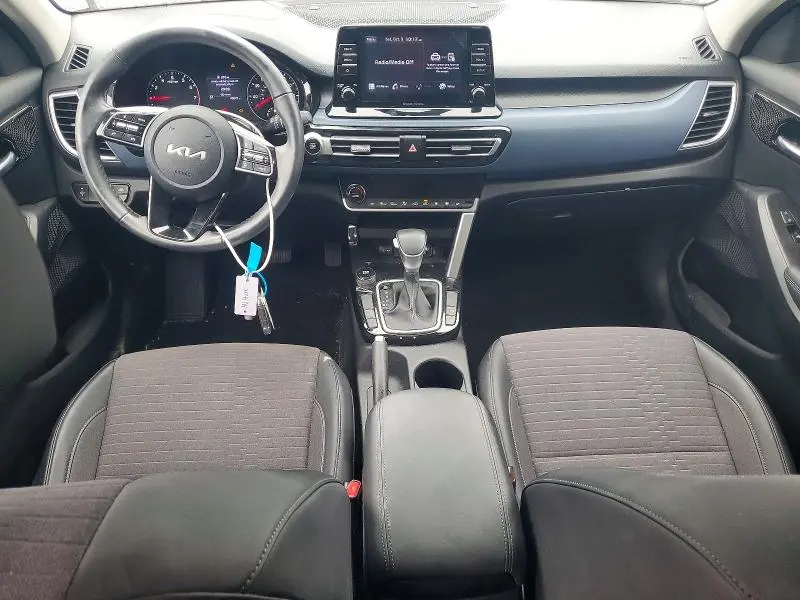2023 KIA SELTOS S  