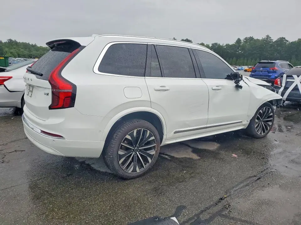 2026 VOLVO XC90 PLUS  