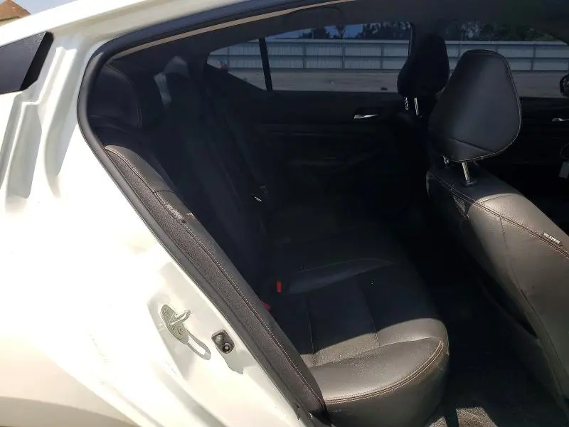 2019 NISSAN ALTIMA SR  