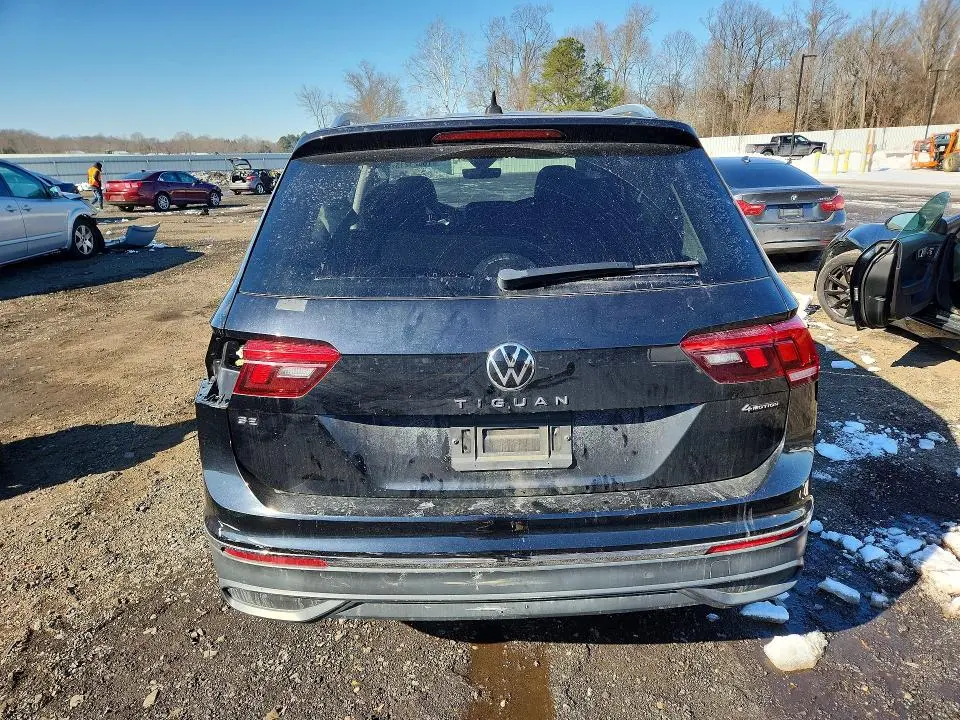 2022 VOLKSWAGEN TIGUAN SE  