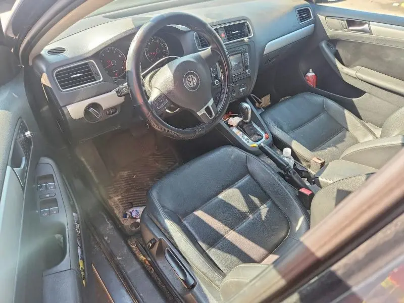 2013 VOLKSWAGEN JETTA SE  