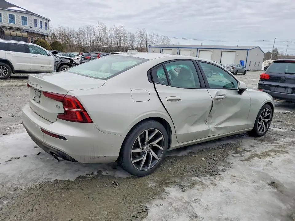 2020 VOLVO S60 T5 MOMENTUM  