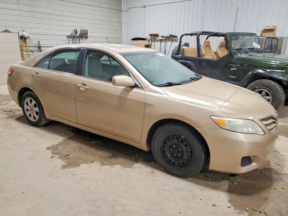 2010 TOYOTA CAMRY LE  
