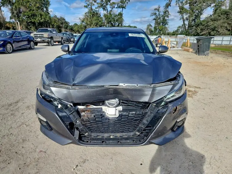 2019 NISSAN ALTIMA SV  