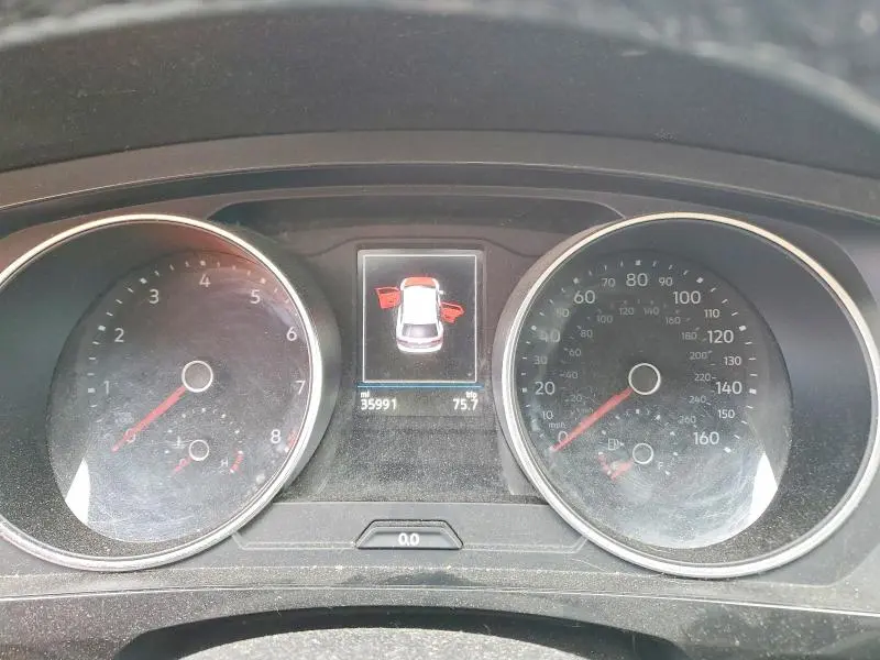 2018 VOLKSWAGEN TIGUAN SE  