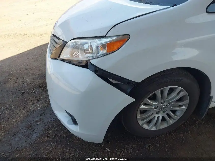 2011 TOYOTA SIENNA XLE V6