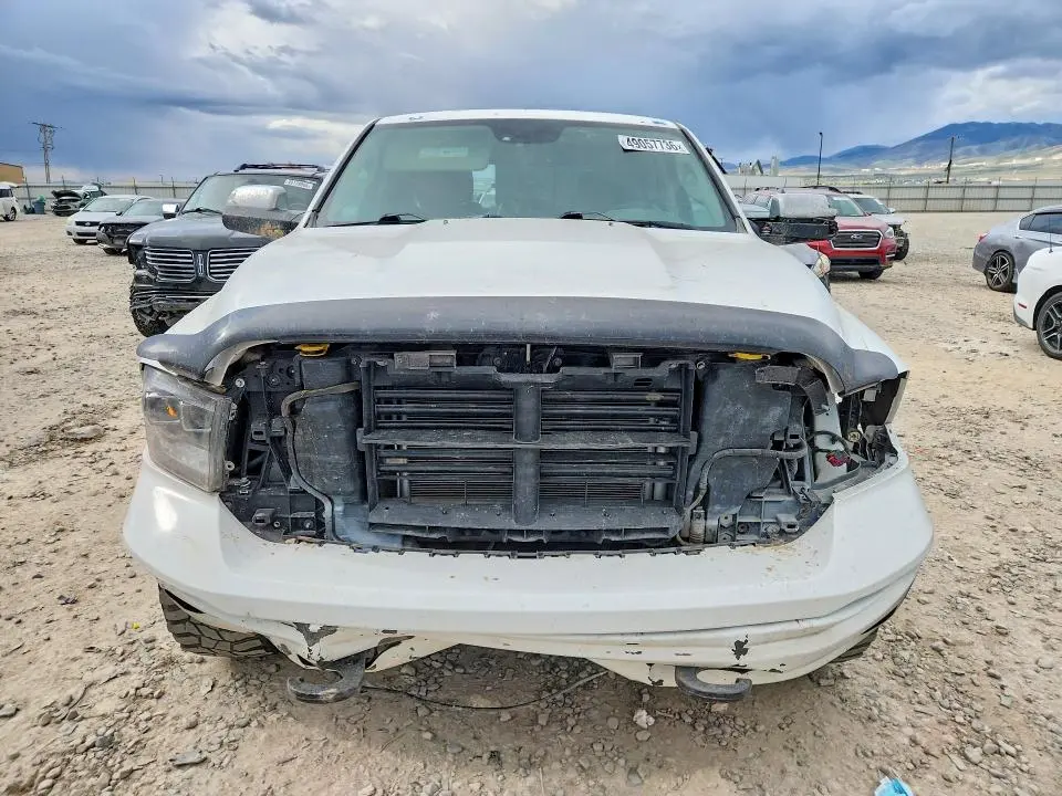 2016 RAM 1500 LARAMIE  