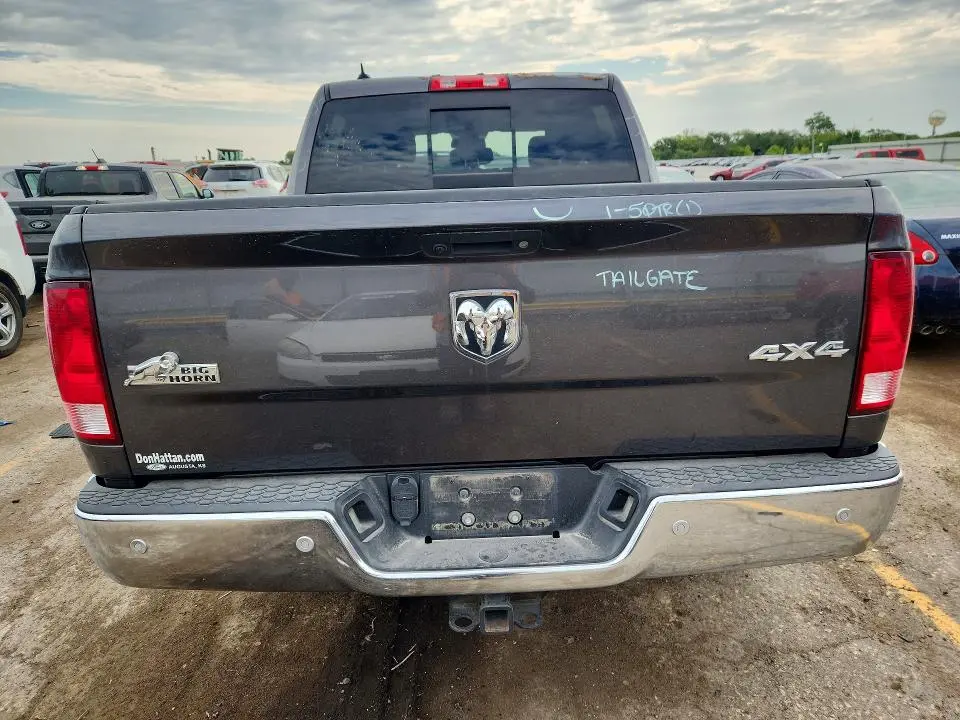 2017 RAM 1500 SLT  