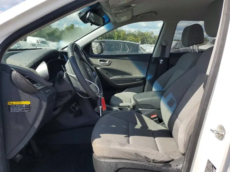 2018 HYUNDAI SANTA FE SE  
