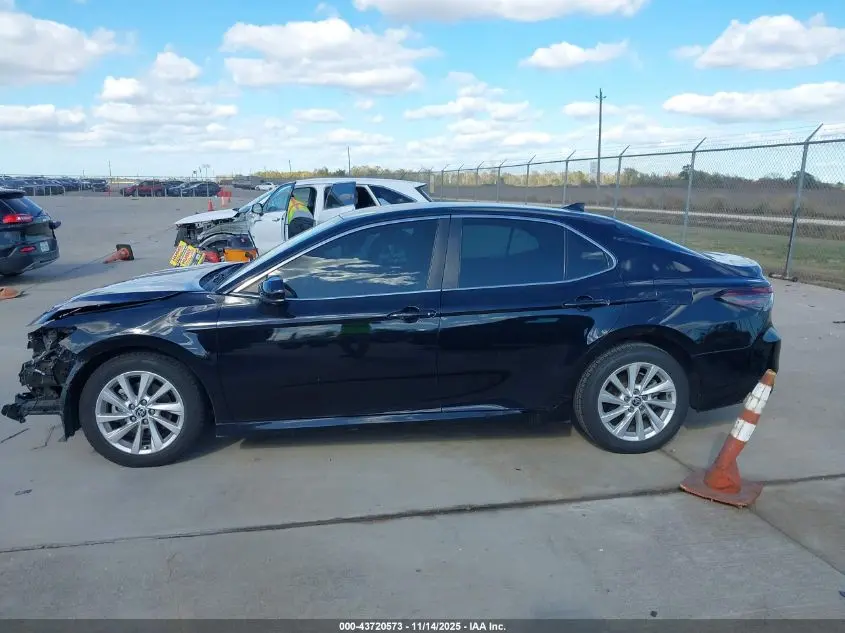 2022 TOYOTA CAMRY LE
