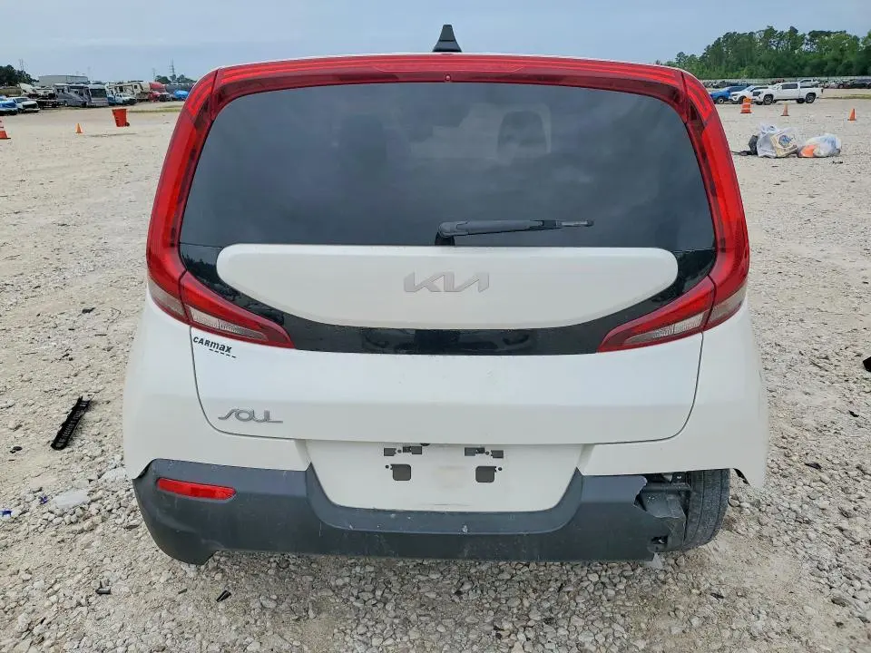 2022 KIA SOUL LX  
