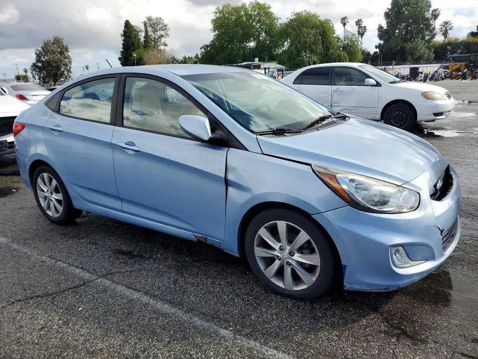 2012 HYUNDAI ACCENT GLS  