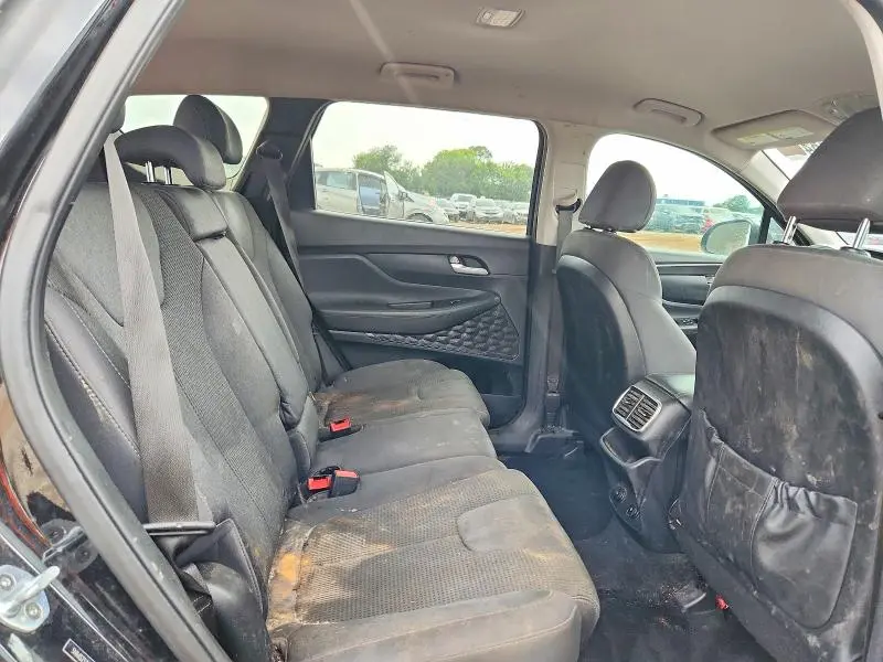 2019 HYUNDAI SANTA FE SE  